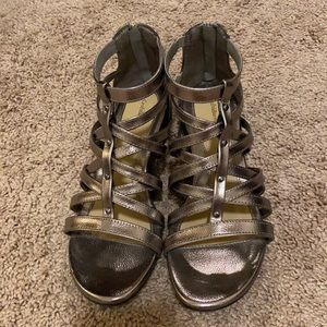 LIKE NEW sandals.